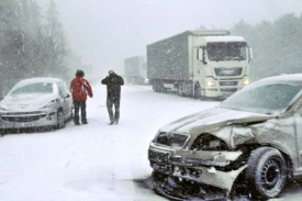 Dopravu na D1 na Vysočině komplikuje hromadná nehodě.