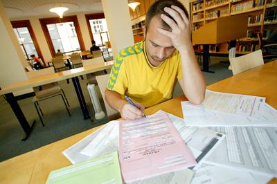 Složité vyplňování daňových formulářů by se mělo zjednodušit. 