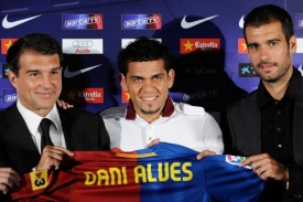 Dani Alves, zatím nejdražší hráč přestupového léta