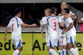 Jan Koller se raduje po první vstřelené brance.