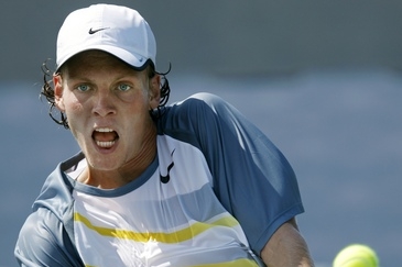 Berdych zatím turnajem proplouvá bez problémů.