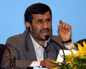Mahm&uacute;d Ahmad&iacute;než&aacute;d