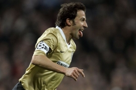 Alessandro Del Piero slav&iacute; vstřelen&yacute; g&oacute;l.
