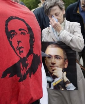 Květnov&aacute; demonstrace na podporu Chodorkovsk&eacute;ho.