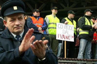 Ilustrační foto - únorový protest hasičů a policistů na pražském Výstavišti