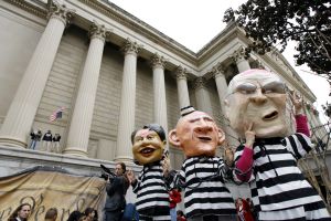 Účastníci protiválečné demonstrace ve Washingtonu.