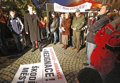 Obyvatelé Třebíče demonstrovali proti vedení města.