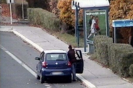 Jeden z přistižen&yacute;ch z&aacute;kazn&iacute;ků na webu chomutovsk&eacute; policie.