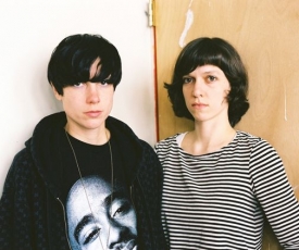 Newyorsk&eacute; d&iacute;vč&iacute; duo Telepathe.