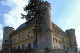 Zámek Dívčí hrad nabízí ministerstvo za tři miliony.