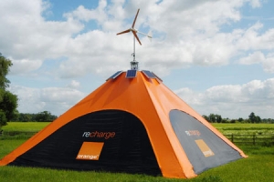 Na festivalech bude také dobíjecí stan s malou větrnou elektrárnou.
