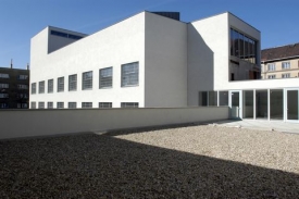 Autorem architektonického ztvárnění je Ivan Kroupa.