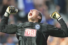 Brankář Herthy Berlín Jaroslav Drobný.