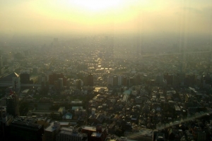 Smog nad Tokiem.