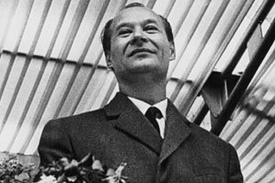 Alexandra Dubčeka sledovali agenti St&aacute;tn&iacute; bezpečnosti.