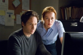 David Duchovny jako agent Fox Mulder.