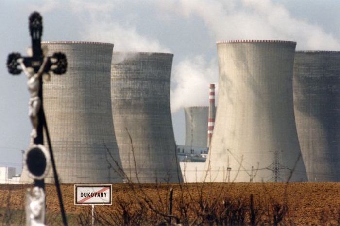 Jaderná elektrárna Dukovany.