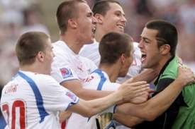 Čeští mladíci slaví postup do semifinále světového šampionátu.