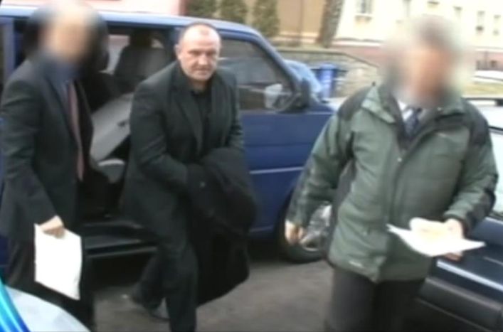 Inspekce zadržela Dvořáka v pondělí ráno.