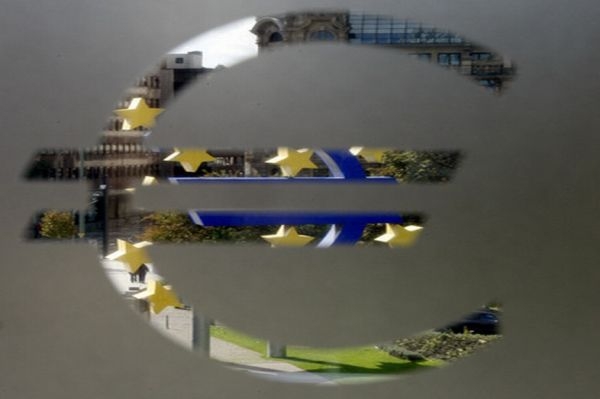 Evropská ekonomika je poprvé za patnáct let v recesi.