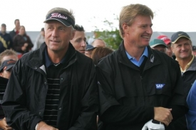 Ernie Els (vpravo) s premiérem Mirkem Topolánkem.
