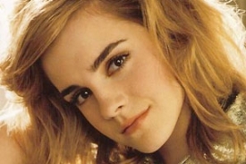 Herečka Emma Watsonov&aacute; nahradila Scarlett Johanssonovou.