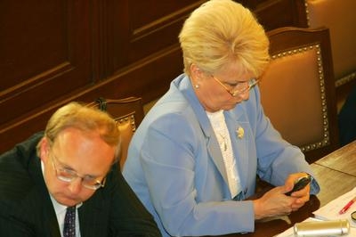 Milada Emmerová na zasedání parlamentu.