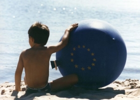 S EU od kol&eacute;bky za hranice v&scaron;edn&iacute;ch dnů...