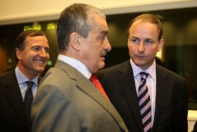 Schwarzenberg: V politice nikdy nic neskončilo. (Vpravo irský kolega.)