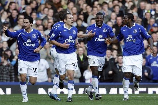 Hráči Evertonu budou mít možná nového spoluhráče. Díky počitačové hře.