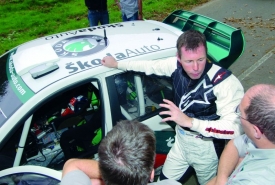 Colin McRae pomáhal i při ladění fabie, se kterou zajížděl lepší výsledky než její standardní piloti.