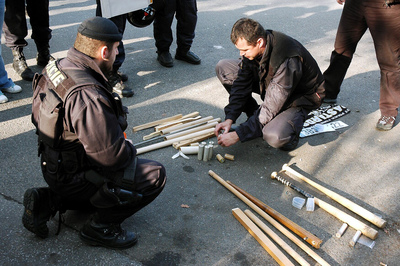 Policie zadržela brněnské fanoušky. Policie zadržela brněnské fanoušky.
