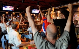 Budou se večer v restauracích radovat Turci, nebo Češi?