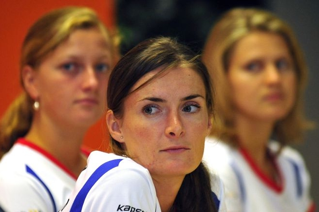 Iveta Benešová (vpředu), Petra Kvitová (vlevo) a Lucie Šafářová. Iveta Benešová (vpředu), Petra Kvitová (vlevo) a Lucie Šafářová.