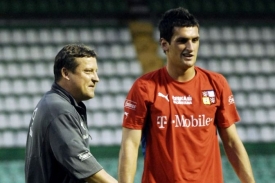Trenéru Kotrbovi (vlevo) nepomohl v Turecku ani Martin Fenin (vpravo).