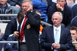 Trenér Manchesteru United Alex Ferguson (vlevo) Trenér Manchesteru United Alex Ferguson (vlevo)