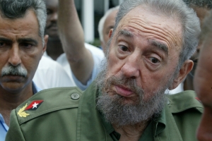 Fidel Castro se sice st&aacute;hl do &uacute;stran&iacute;, ale jeho hlas je st&aacute;le sly&scaron;et.