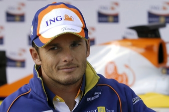 Osmý muž průběžného pořadí seriálu formule 1 Ital Giancarlo Fisichella  