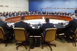 Ministři zahraničí NATO na jednání v Bruselu.