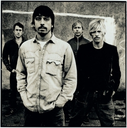 Britům musí vzpomínky na nás trochu vyblednout, myslí si Foo Fighters.