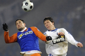 Lukáš Magera z Baníku Ostrava (vlevo) a Jiří Bílek z Liberce.