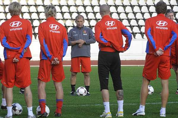 Koho pošle trenér Petr Rada do sestavy pro duel s Polskem?