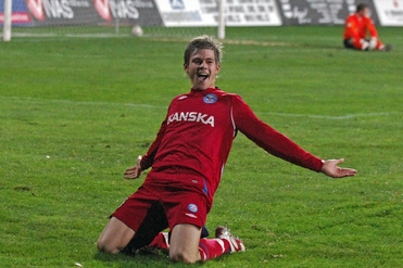 Brněnský Luboš Kalouda slaví jednu ze svých tref do sítě Sparta.
