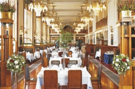 Francouzská restaurace v Obecním domě.