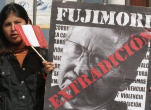 Účastnice demostrace za Fujimoriho vydání, Lima