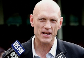 Peter Garrett: dř&iacute;ve Midnight Oil, dnes Labour Party.