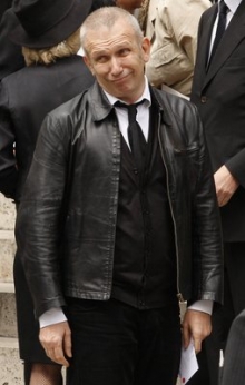 Obřadu se &uacute;častnil i Jean-Paul Gaultier.