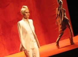 Návrhář Jean-Paul Gaultier hledal inspiraci v Asii