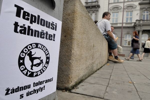 Plakáty vylepené v centru Brna.