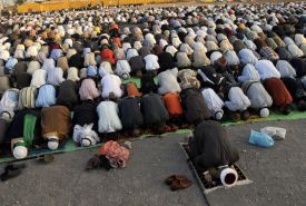 Modl&iacute;c&iacute; se muslimov&eacute; na Z&aacute;padn&iacute;m břehu